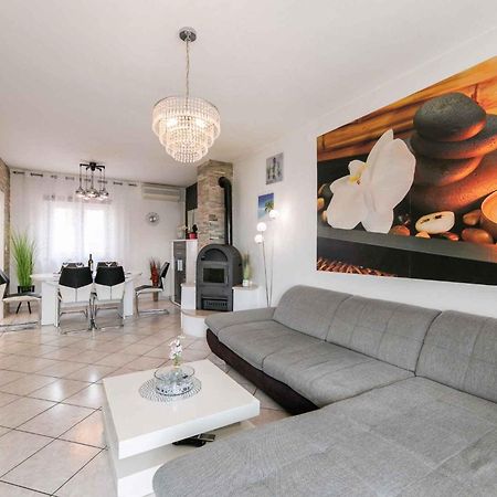 Apartment In Crikvenica 39210 Dış mekan fotoğraf